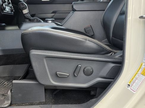 Used 2025 Ford Bronco Outer Banks AWD/4WD image 14