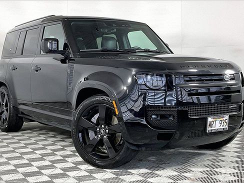 Used 2023 Land Rover Defender 110 X-Dynamic SE image 12