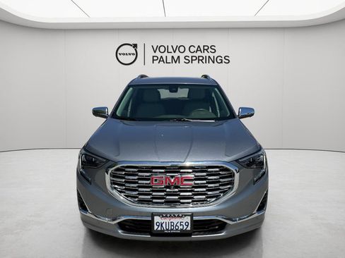 Used 2020 GMC Terrain Denali w/ Denali Premium Package FWD image 2