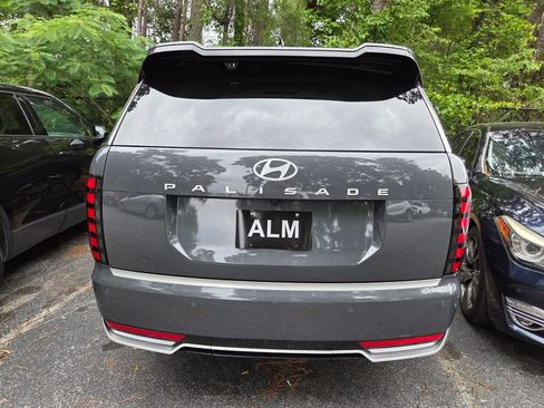 Used 2026 Hyundai Palisade Calligraphy FWD image 4