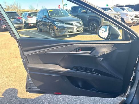 Used 2026 Toyota Camry SE w/ Convenience Package image 31