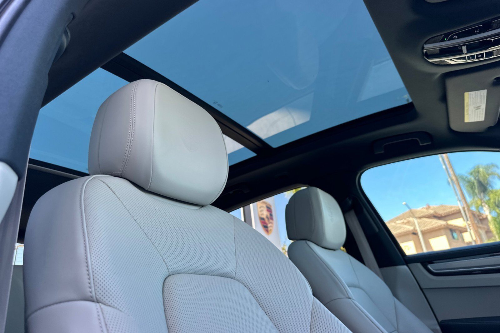 Certified 2023 Porsche Cayenne AWD/4WD image 17