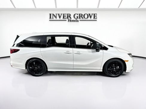 Used 2024 Honda Odyssey Sport image 4