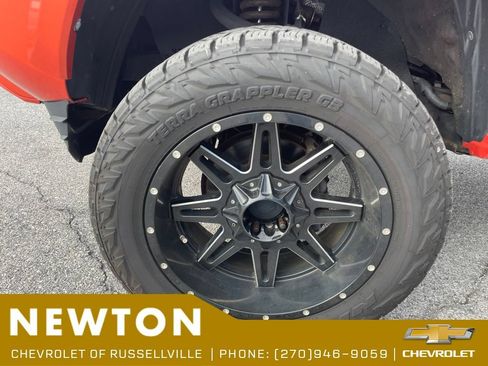 Used 2017 Toyota Tacoma TRD Sport AWD/4WD image 19