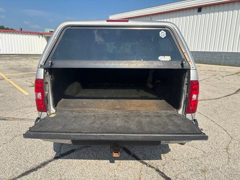 Used 2007 Chevrolet Silverado 1500 LT w/ 1LT Convenience Package AWD/4WD image 22