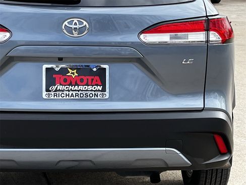 Used 2023 Toyota Corolla Cross LE image 6