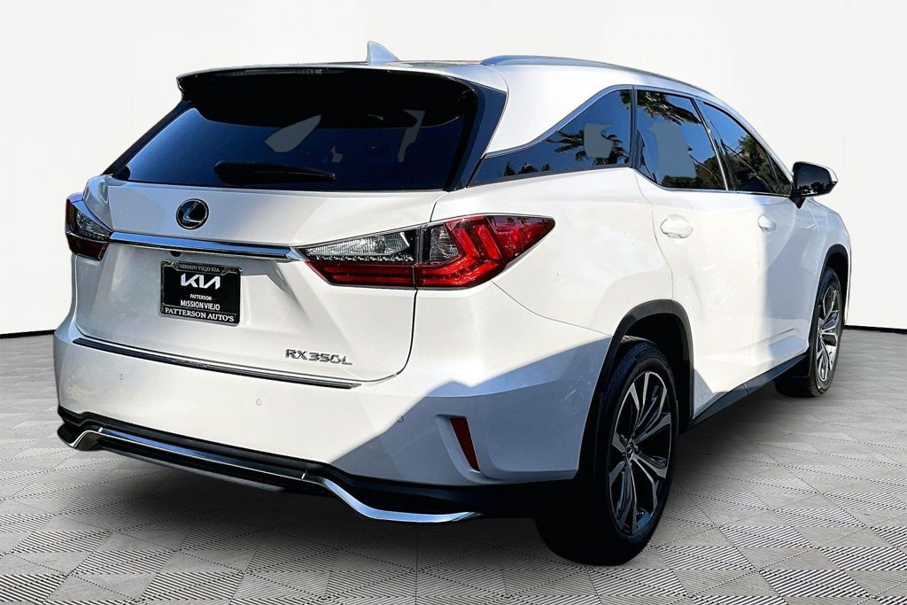Used 2022 Lexus RX 350L FWD w/ Premium Package image 2
