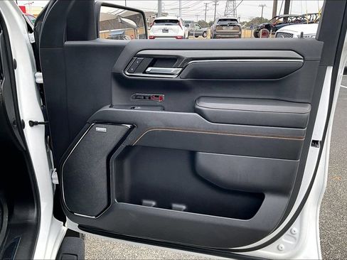 Used 2023 GMC Sierra 1500 AT4 w/ Technology Package AWD/4WD image 23
