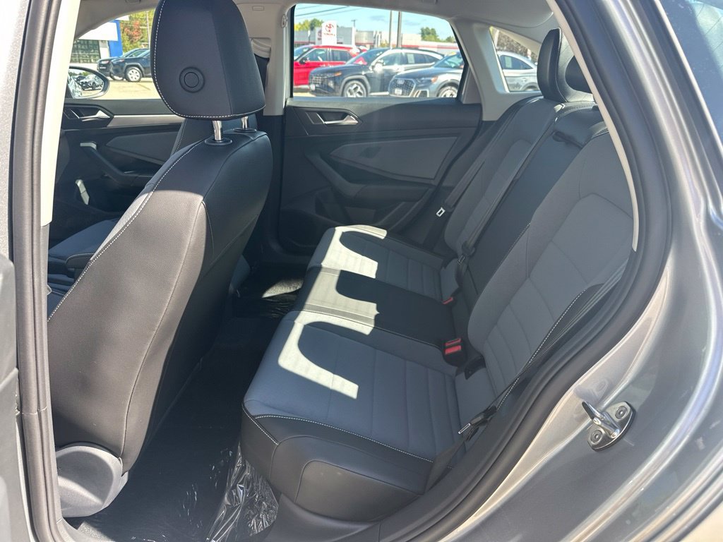 New 2027 Volkswagen Jetta SE FWD image 29