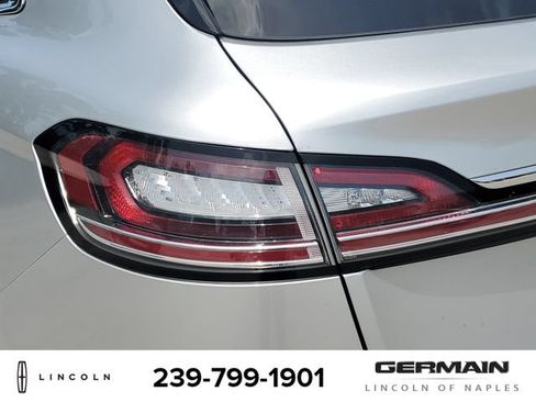 Used 2019 Lincoln Nautilus Reserve FWD image 15