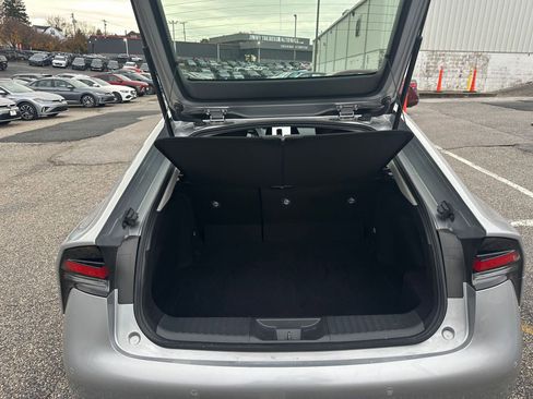 Used 2025 Toyota Prius LE image 29