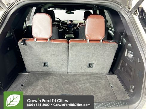 Used 2020 Ford Explorer Platinum image 14