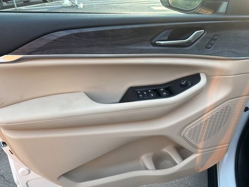 Certified 2024 Jeep Grand Cherokee Limited image 13