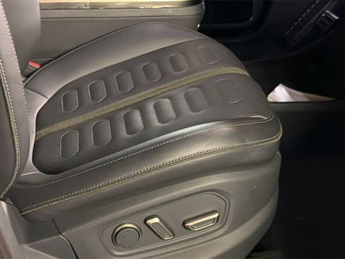 Used 2022 Rivian R1S Launch Edition image 13