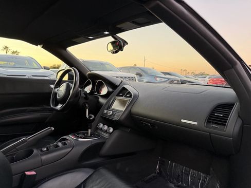 Used 2011 Audi R8 V8 image 37