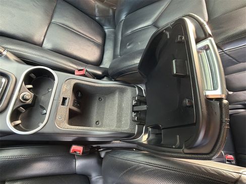 Used 2017 Porsche Cayenne Platinum Edition w/ Premium Package (PJV) image 34