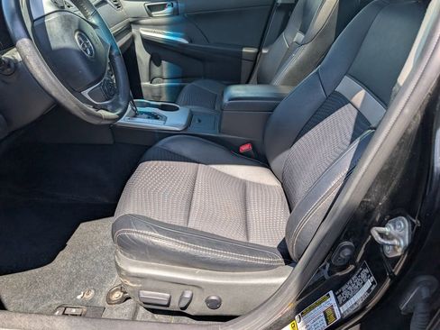 Used 2013 Toyota Camry SE image 9