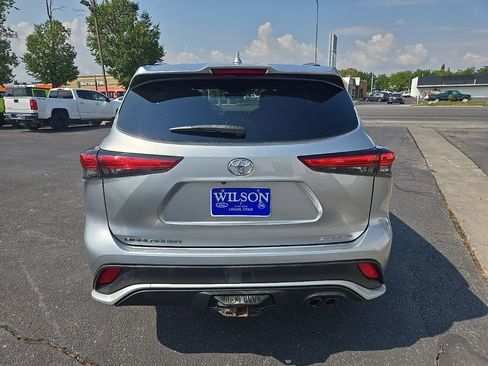 Used 2022 Toyota Highlander XSE image 6