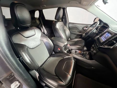 Used 2020 Jeep Cherokee Latitude Plus image 31