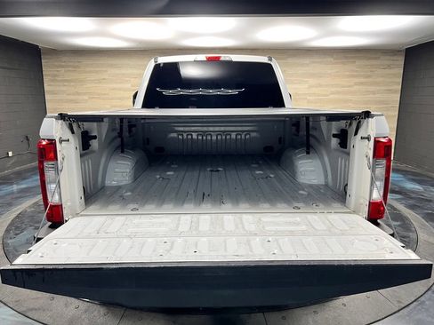 Used 2017 Ford F250 XLT w/ XLT Value Package AWD/4WD image 14