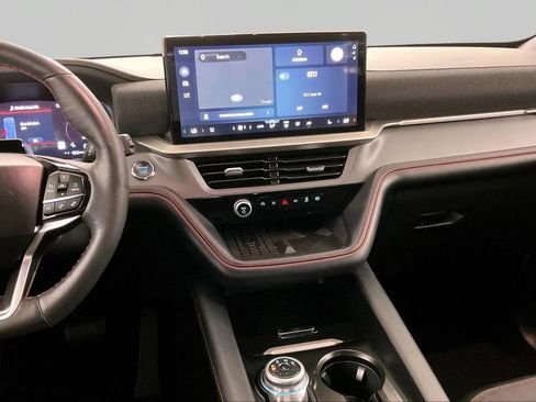 Used 2025 Ford Explorer ST-Line w/ Premium Package AWD/4WD image 9