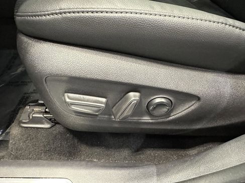 Used 2025 Toyota Grand Highlander AWD Hybrid image 13
