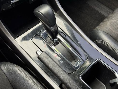 Used 2017 Honda Accord Sport image 28