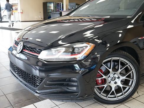 Used 2018 Volkswagen GTI SE FWD image 19