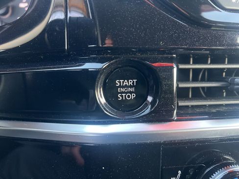 Certified 2025 Nissan Pathfinder SV image 58