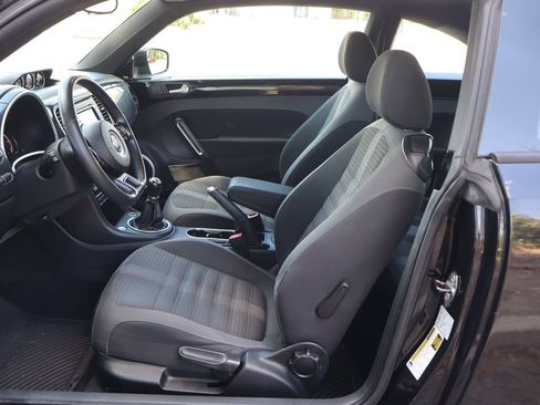 Used 2013 Volkswagen Beetle 2.0T FWD image 19