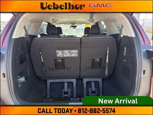 Used 2025 Kia Carnival FWD image 9