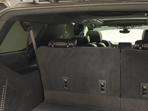 Used 2021 Chevrolet Suburban Premier w/ Premium Package AWD/4WD image 12