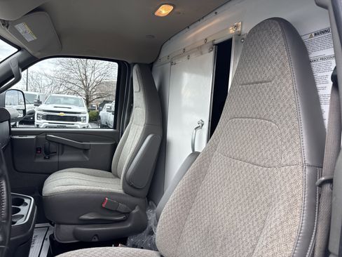 Used 2022 Chevrolet Express 3500 w/ Power Convenience Package image 17