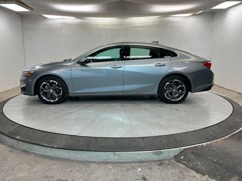 Used 2024 Chevrolet Malibu LT image 2