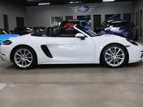 Used 2019 Porsche 718 Boxster RWD image 12