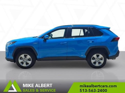 Used 2021 Toyota RAV4 XLE AWD/4WD image 4