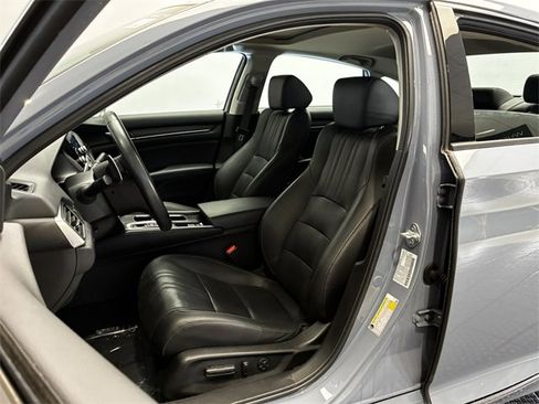 Used 2022 Honda Accord Touring image 14