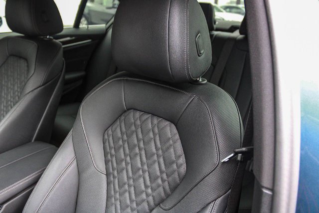 Used 2023 BMW 540i w/ Premium Package RWD image 26