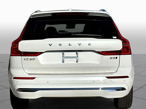 Used 2023 Volvo XC60 B5 Plus w/ Climate Package image 4