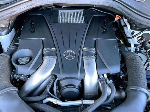 Used 2019 Mercedes-Benz GLS 550 4MATIC image 32