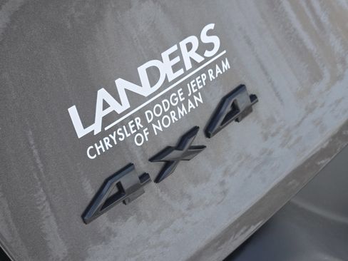 Used 2016 Jeep Cherokee Latitude w/ Comfort/Convenience Group AWD/4WD image 13