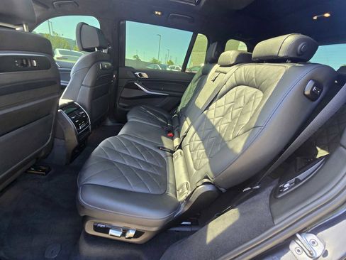 Used 2023 BMW X7 xDrive40i w/ Executive Package AWD/4WD image 18