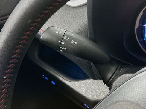 Used 2022 Toyota RAV4 XSE AWD/4WD image 5