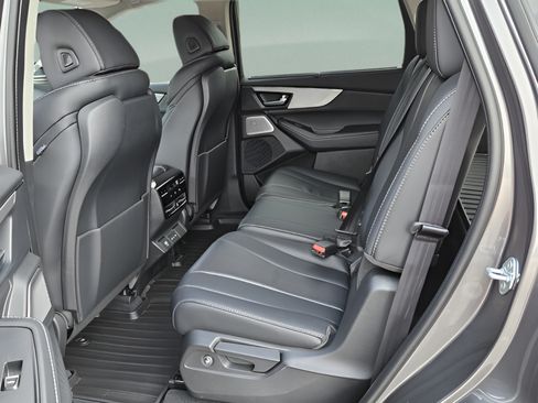 Used 2026 Acura MDX FWD w/ Technology Package image 12