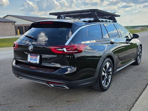 Used 2018 Buick Regal Preferred w/ Sights and Sounds Package AWD/4WD image 5