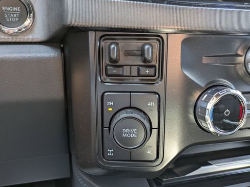 New 2026 Ford F250 Platinum w/ FX4 Off-Road Package AWD/4WD image 17