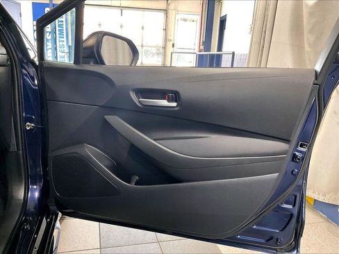 Used 2021 Toyota Corolla LE w/ LE Convenience Package FWD image 12