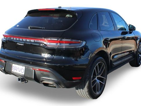 Used 2023 Porsche Macan Turbo image 5