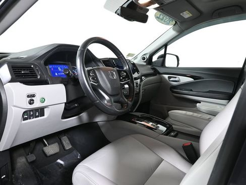 Used 2022 Honda Pilot Touring image 14