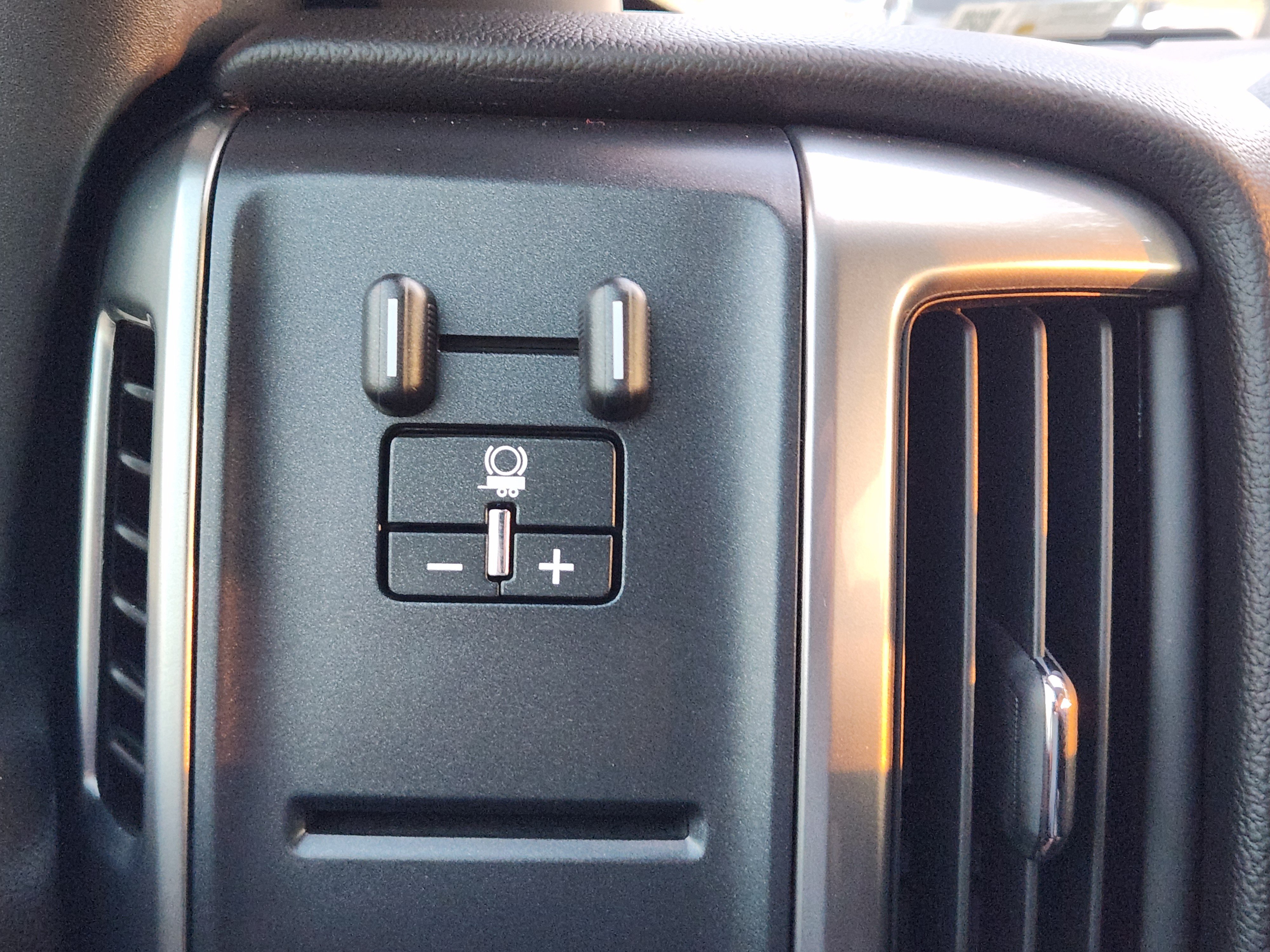 Used 2018 Chevrolet Silverado 1500 LT w/ Texas Edition RWD image 17